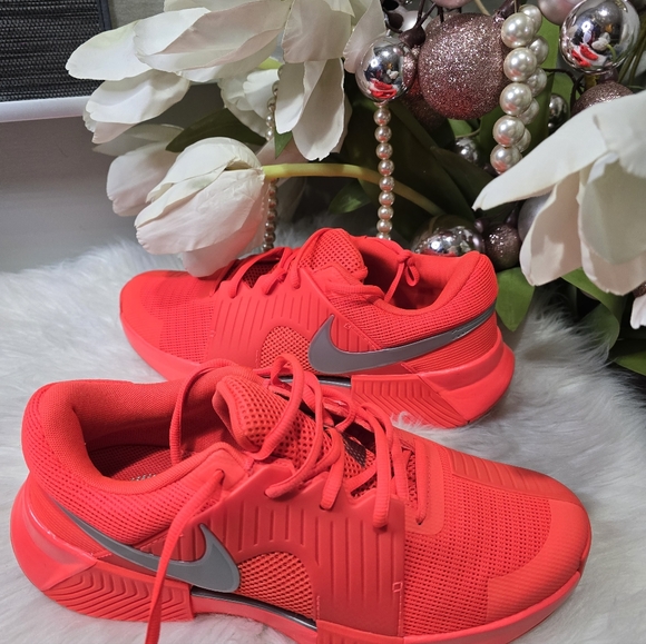 Nike GP Challenge 1 PRM Bright Crimson Women's Shoes  New - Picture 4 of 5